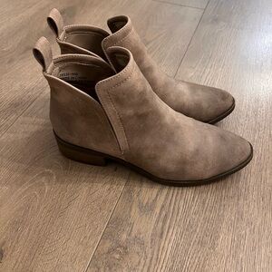 Women's Tan Ankle Boots